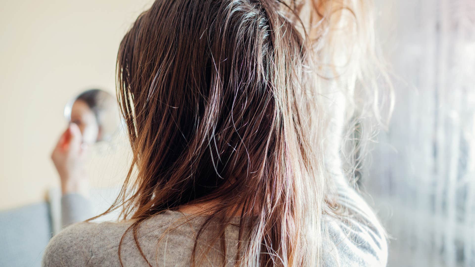 awkward hygiene mistakes everyone notices except the person making them greasy hair